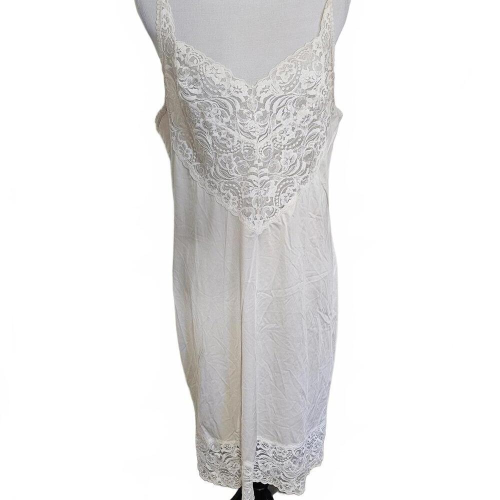 Vanity Fair Vintage Ivory Lace Trim Slip Dress Size 40 / 24